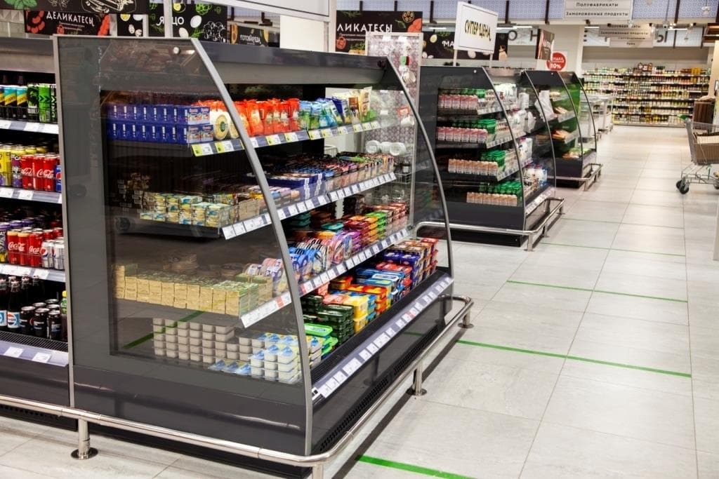 Витрина холодильная Carboma F16-08 VM 1,3-2 0020 стеклопакет (1600/875 ВХСп-1,3) 9005