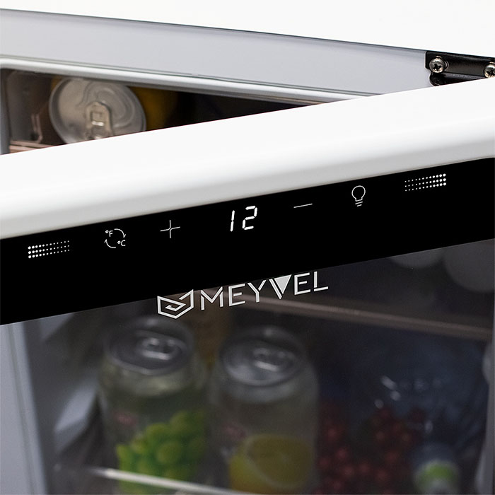 Холодильник для косметики и напитков Meyvel MD35-White